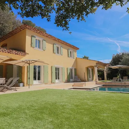 Peaceful With Infinity Pool, 10' From The Center Of Villa