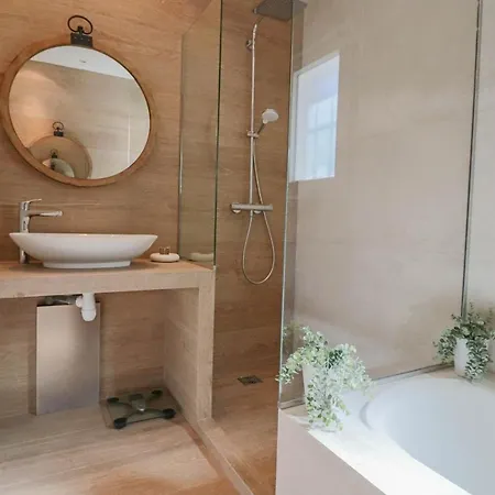 Des Collines - Absolute Calm At 10' From The Center *