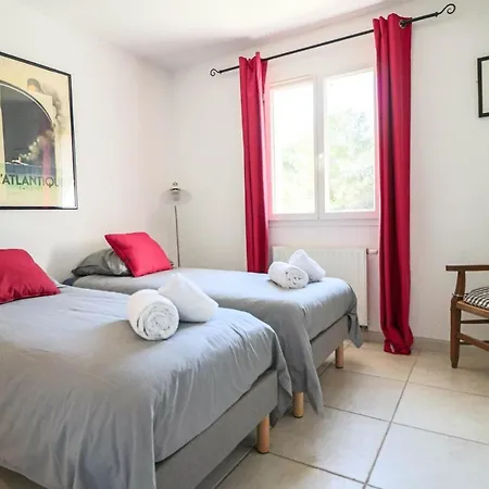 Villa Peaceful With Infinity Pool, 10' From The Center Of Antibes