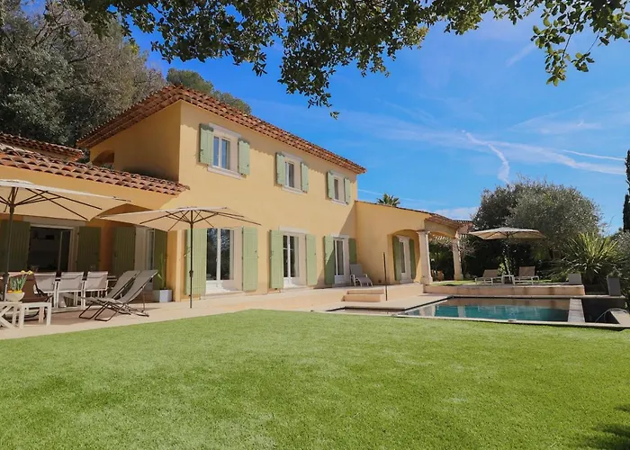 Peaceful With Infinity Pool, 10' From The Center Of Villa