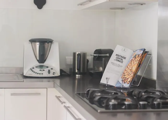 Peaceful With Infinity Pool, 10' From The Center Of Villa