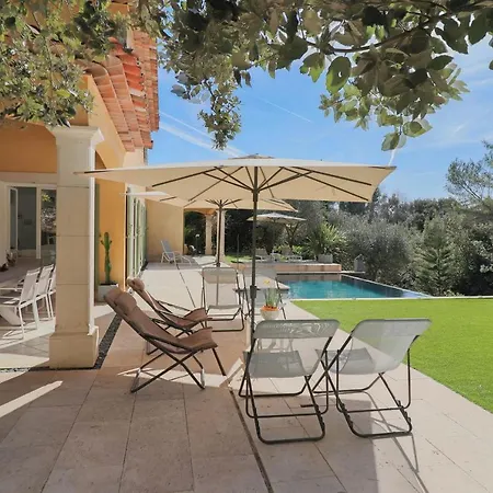 Des Collines - Absolute Calm At 10' From The Center *