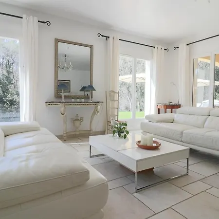 Villa Peaceful With Infinity Pool, 10' From The Center Of Antibes