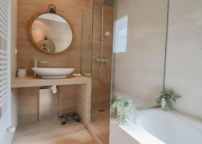 Peaceful With Infinity Pool, 10' From The Center Of *